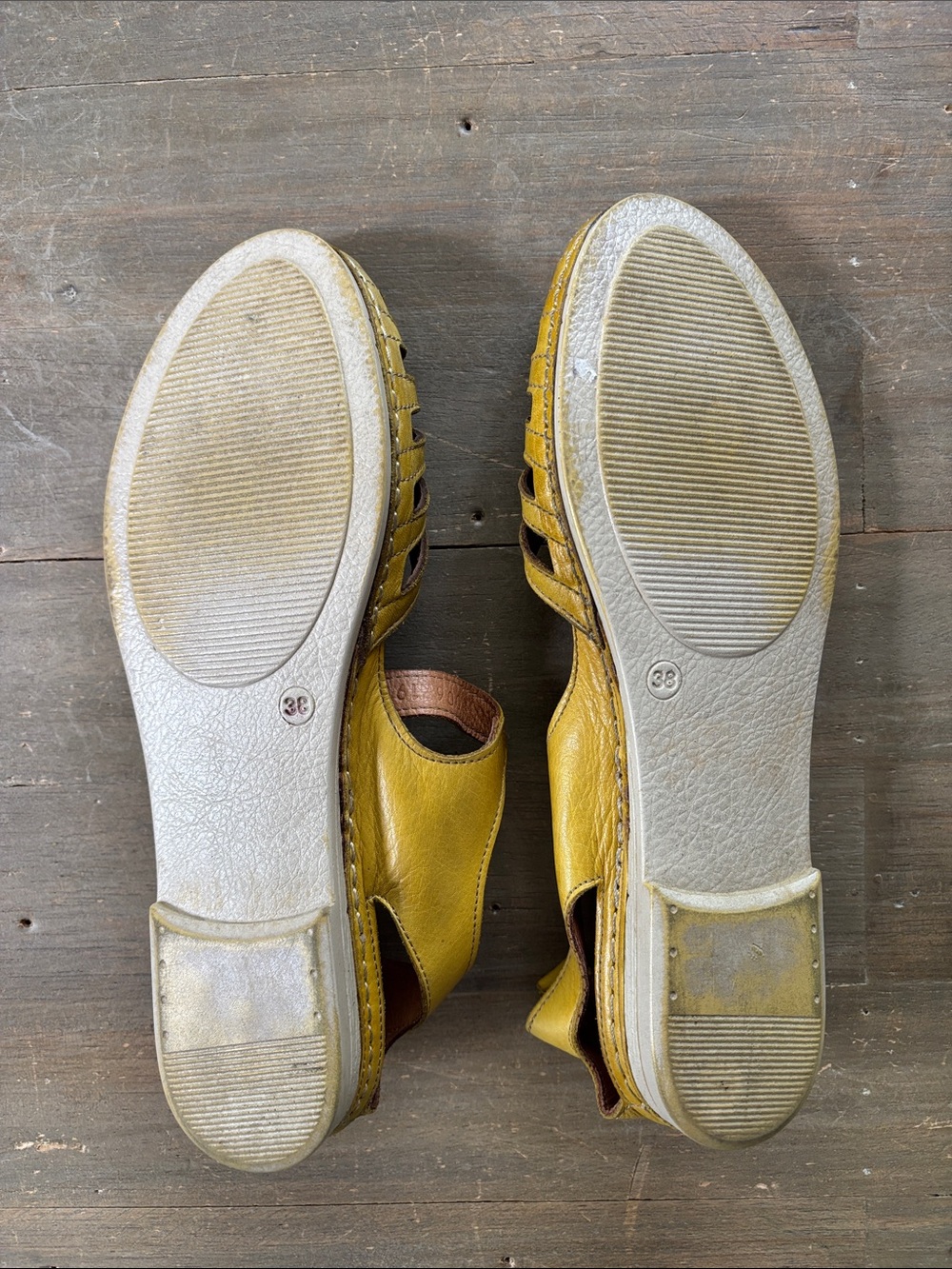 Spring Step yellow sandals - Picture 6 of 6